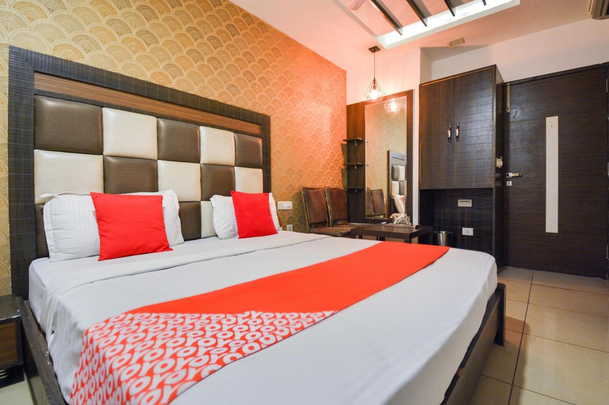 Hotel O Lexis Ludhiana Ngoại thất bức ảnh